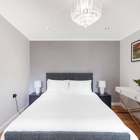 A Beautiful Stylish 2 Bedroom Apartment -City Of Londres Extérieur photo