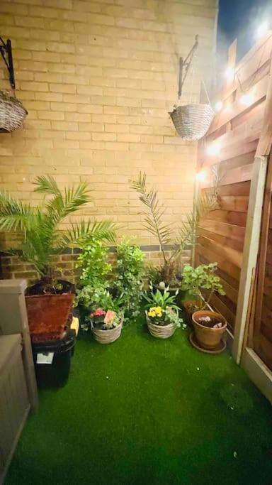 A Beautiful Stylish 2 Bedroom Apartment -City Of Londres Extérieur photo